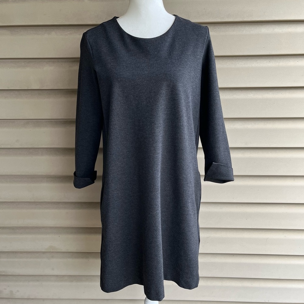 •H&M• Ponte Knit Shift Dress with Pockets - Size Medium